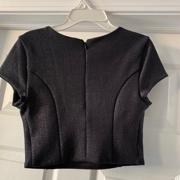 Crop top - Picture 3 of 4